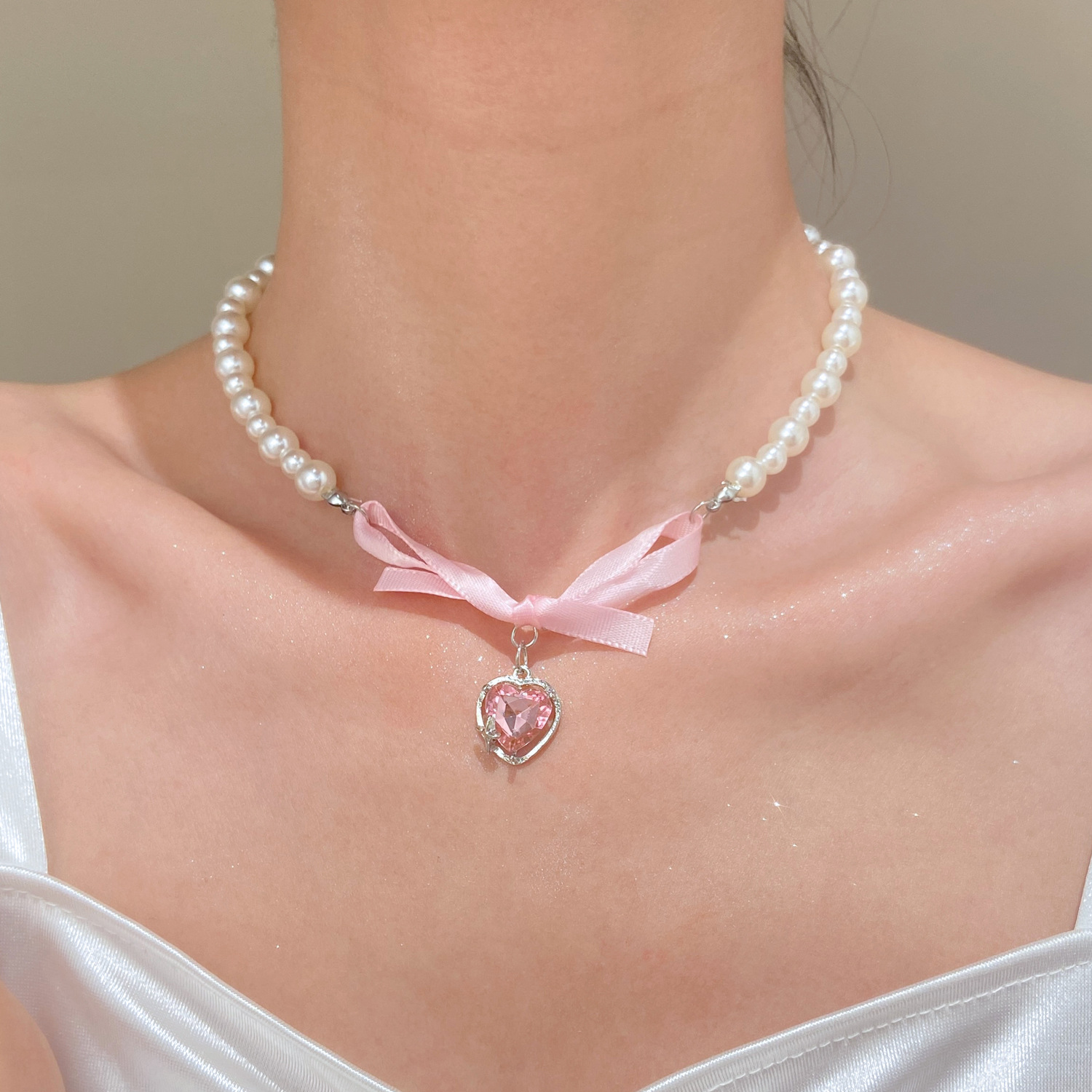 Französische romantische rosa  – Pearl Trim Chain Bewertung und Preis